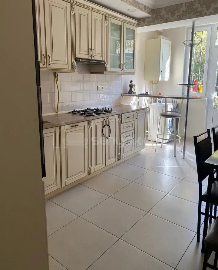 3 Սենյականոց Բնակարան Քարե Շենքում, 108քմ, 1/5 հարկ, Կապիտալ Վերանորոգված, Կահավորված, Արևկող