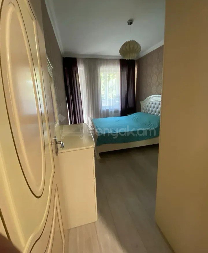 3 Սենյականոց Բնակարան Քարե Շենքում, 108քմ, 1/5 հարկ, Կապիտալ Վերանորոգված, Կահավորված, Արևկող