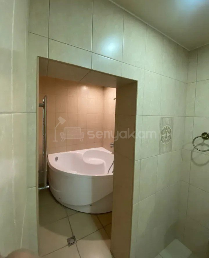 3 Սենյականոց Բնակարան Քարե Շենքում, 108քմ, 1/5 հարկ, Կապիտալ Վերանորոգված, Կահավորված, Արևկող