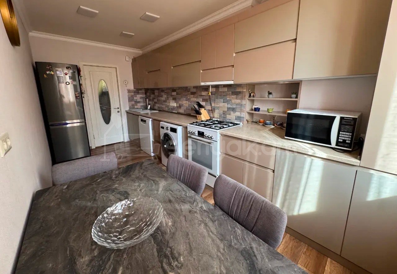 3 Սենյականոց Բնակարան, 80քմ, 5/9 հարկ, Կապիտալ Վերանորոգված