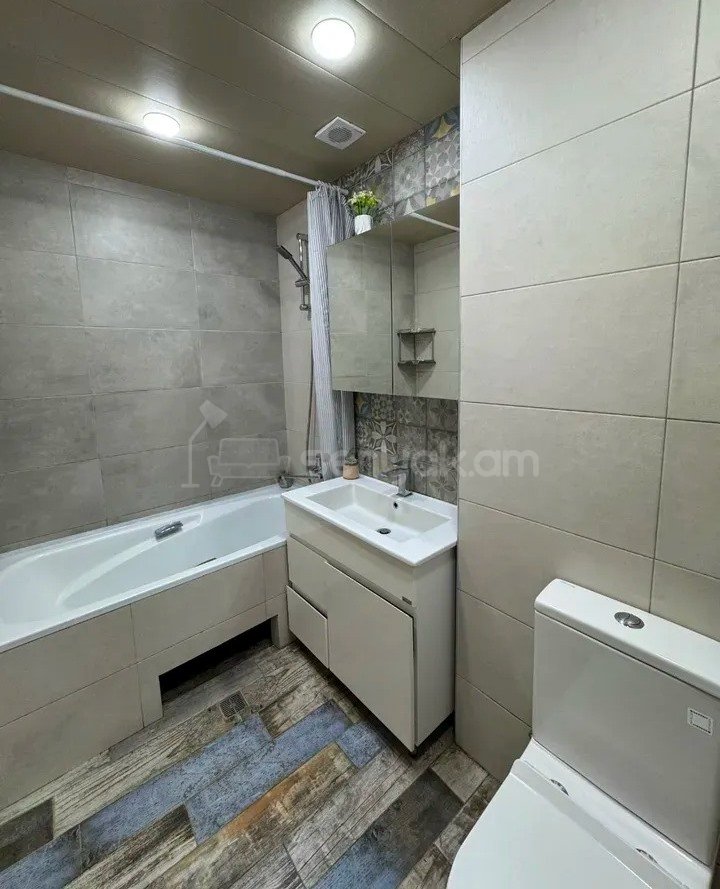 3 Սենյականոց Բնակարան, 80քմ, 5/9 հարկ, Կապիտալ Վերանորոգված