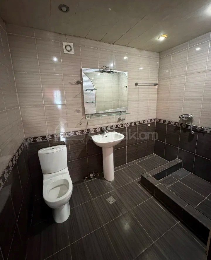 2 Սենյականոց Բնակարան, 70քմ, 5/9 հարկ, Կապիտալ Վերանորոգված