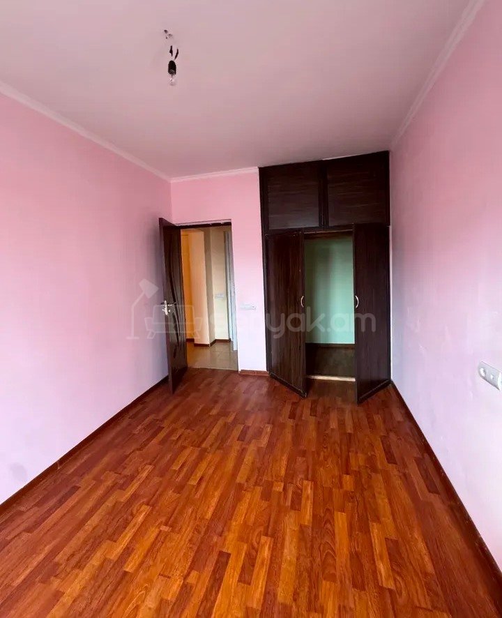 2 Սենյականոց Բնակարան, 70քմ, 5/9 հարկ, Նորմալ Վիճակում