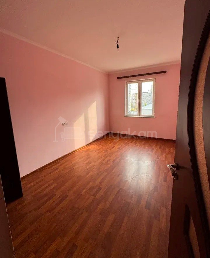 2 Սենյականոց Բնակարան, 70քմ, 5/9 հարկ, Նորմալ Վիճակում