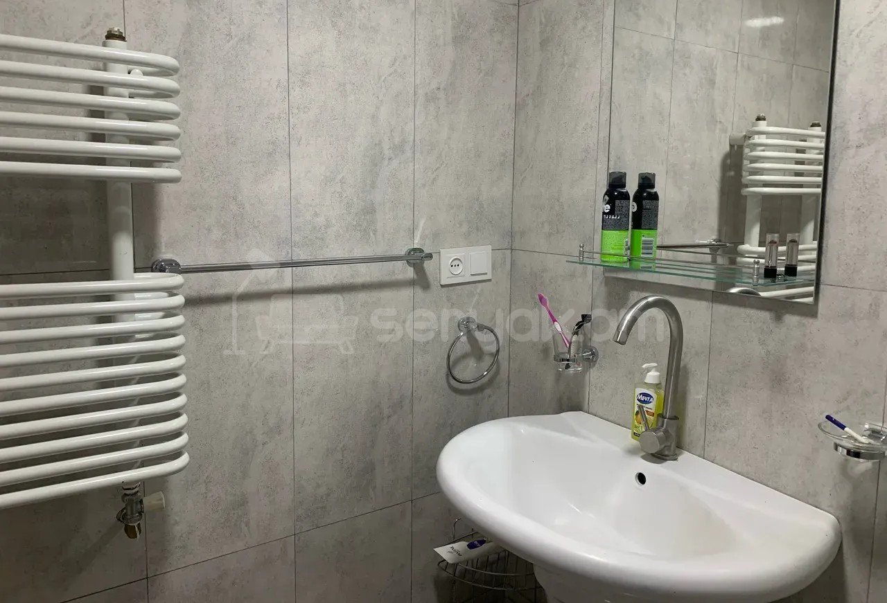 3 Սենյականոց Բնակարան, 96քմ, 12/14 հարկ, Կապիտալ Վերանորոգված, Կահավորված, Արևկող