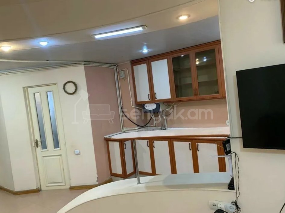 2 Սենյականոց Բնակարան, 65քմ, 3/9 հարկ, Կապիտալ Վերանորոգված, Կահավորված, Արևկող