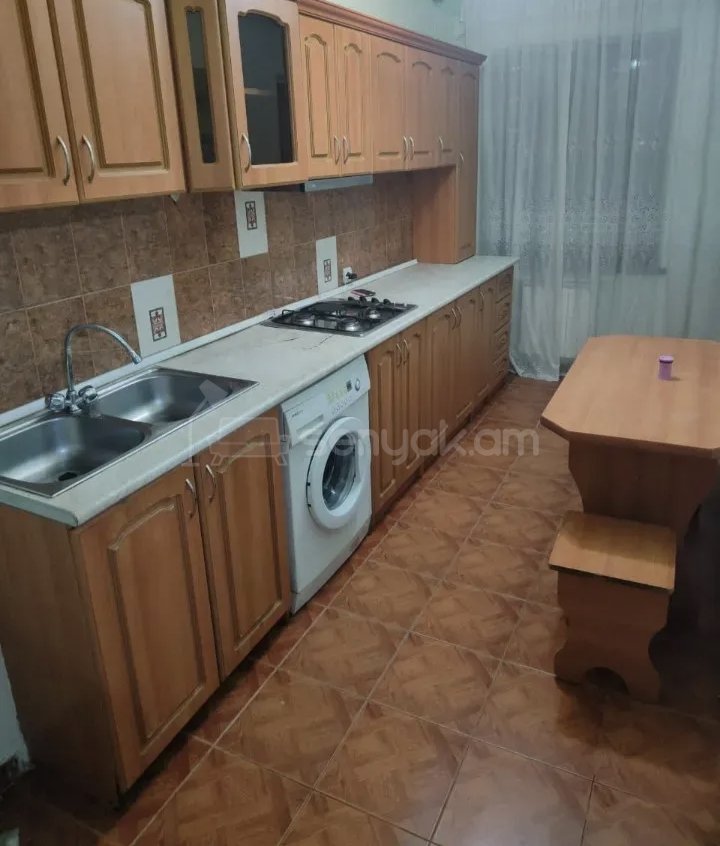 3 Սենյականոց Բնակարան, 78քմ, 7/9 հարկ, Նորմալ Վիճակում, Կահավորված, Արևկող