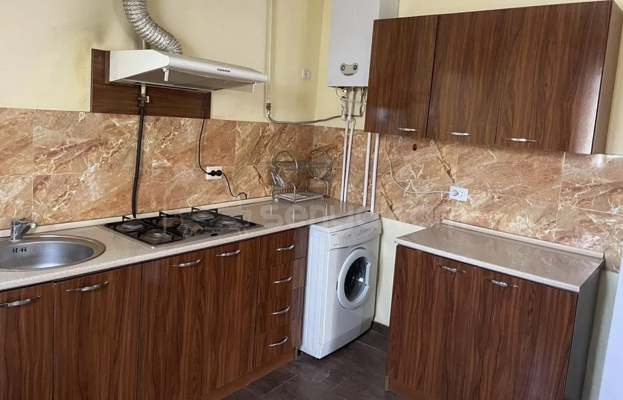 2 Սենյականոց Բնակարան Քարե Շենքում, 56քմ, 1/1 հարկ, Կապիտալ Վերանորոգված, Կահավորված