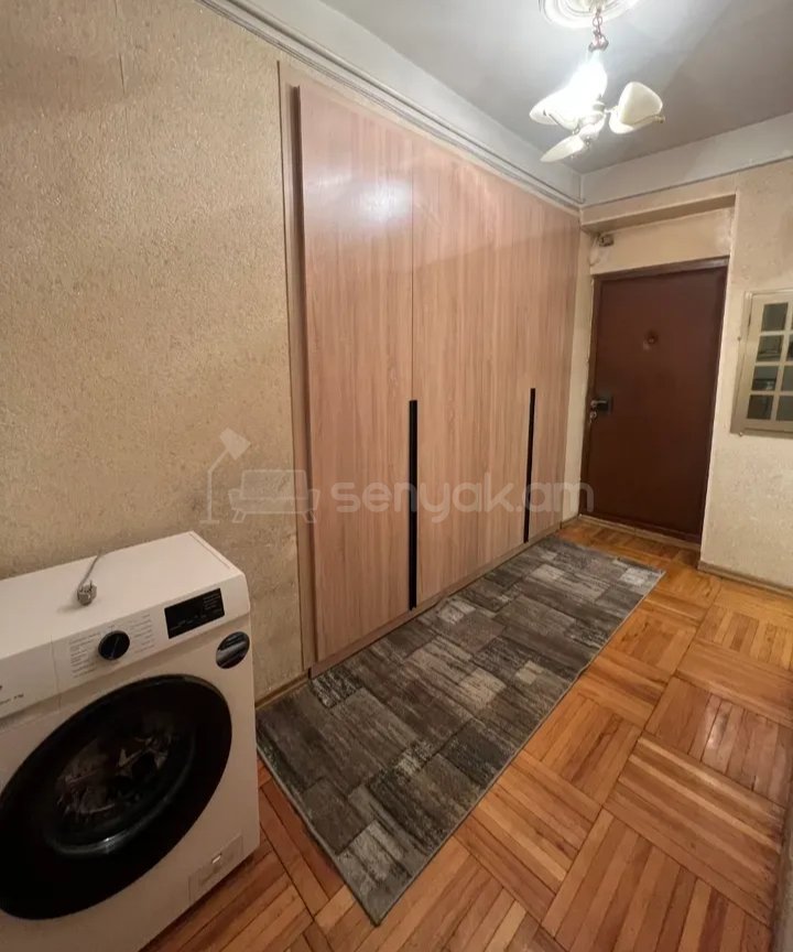 1 Սենյականոց Բնակարան Քարե Շենքում, 44քմ, 2/4 հարկ, Նորմալ Վիճակում, Կահավորված, Արևկող