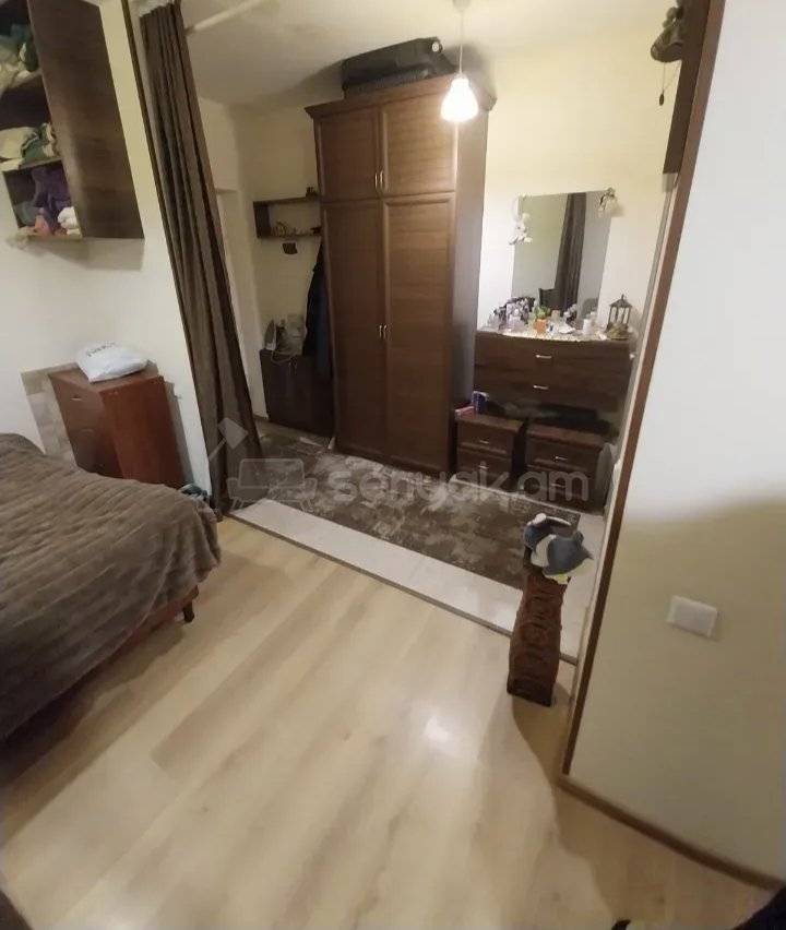 2 Սենյականոց Բնակարան Քարե Շենքում, 44քմ, 3/12 հարկ, Կապիտալ Վերանորոգված, Կահավորված, Արևկող