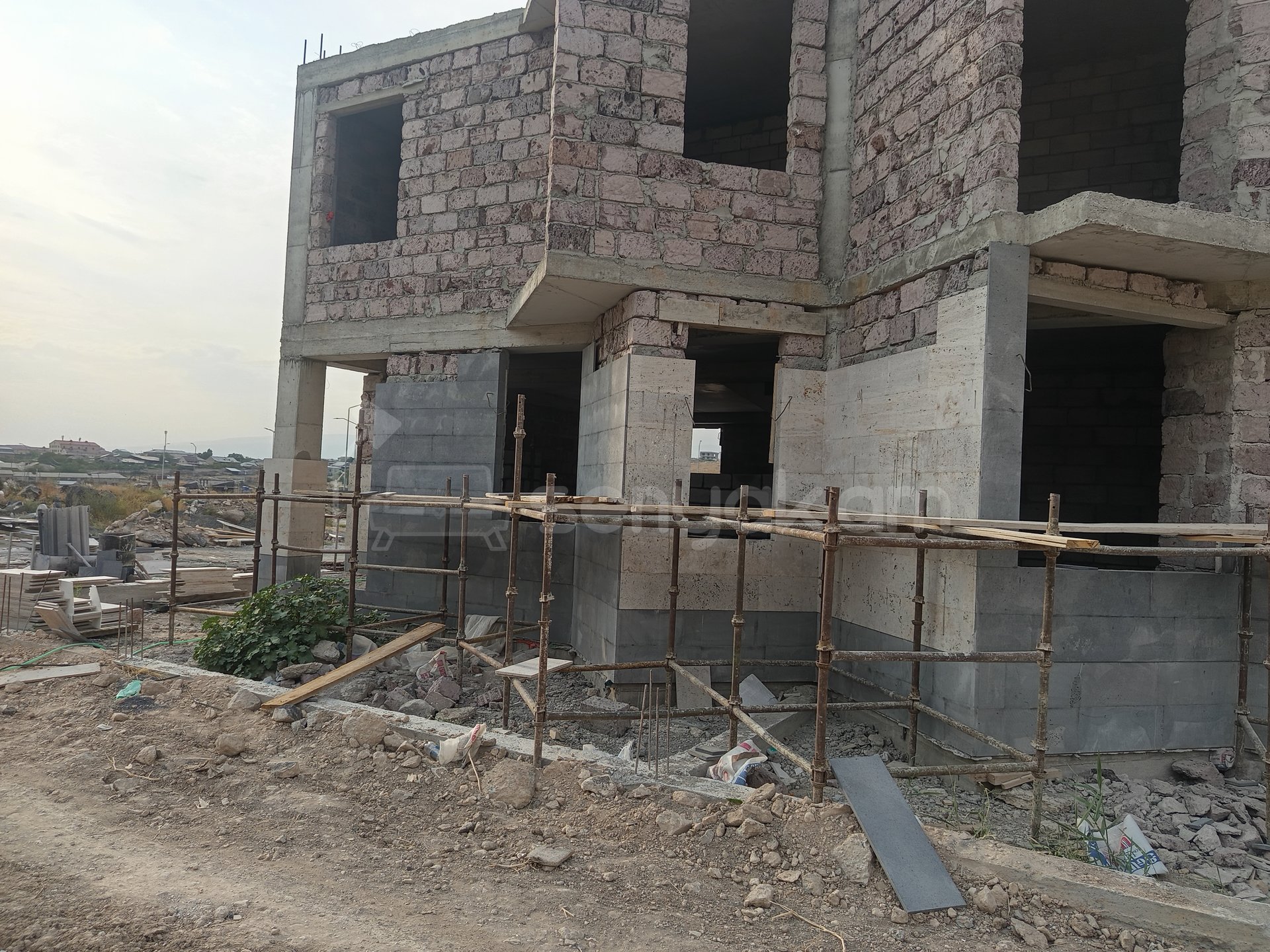 3 Սենյականոց Սեփական Տուն, 140քմ, Կոսմետիկ Վերանորոգված