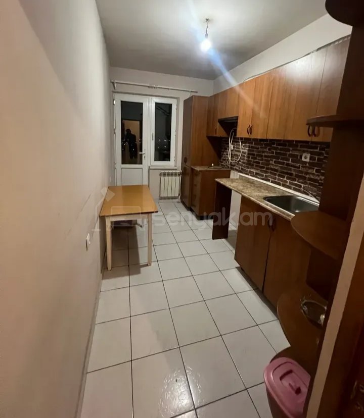 3 Սենյականոց Բնակարան, 67քմ, 4/9 հարկ, Նորմալ Վիճակում, Կահավորված, Արևկող