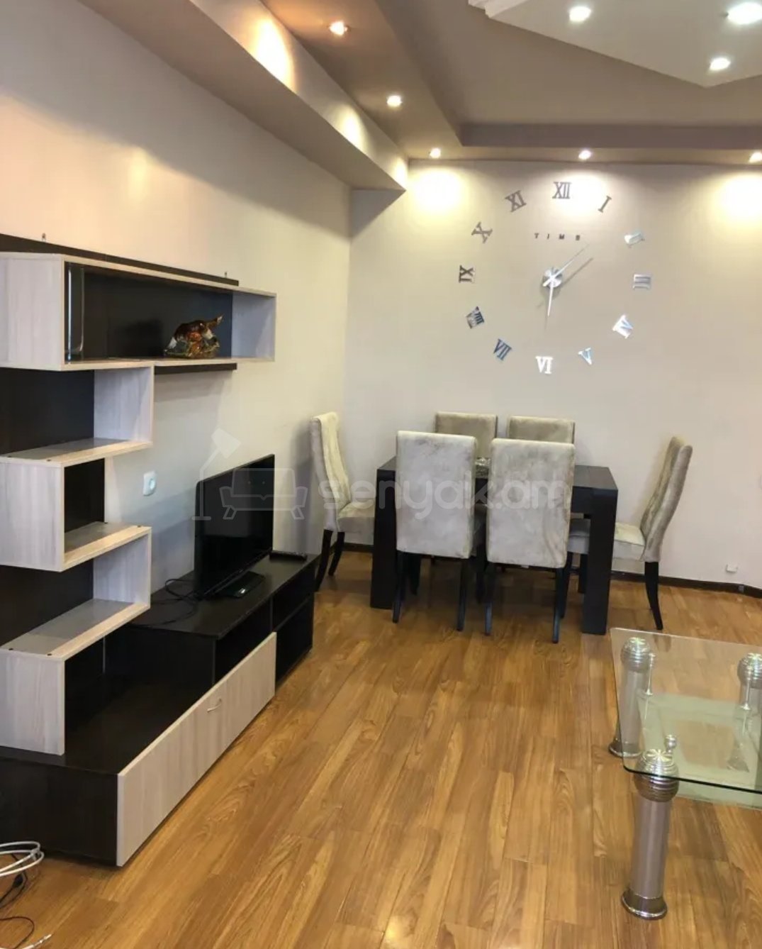 2 Սենյականոց Բնակարան, 46քմ, 4/9 հարկ, Դիզայներական Վերանորոգված, Կահավորված