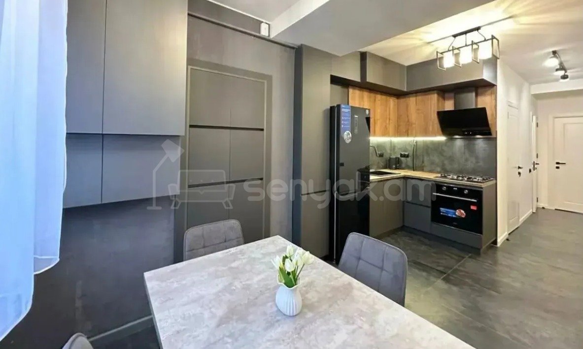 3 Սենյականոց Բնակարան, 70քմ, 4/11 հարկ, Դիզայներական Վերանորոգված, Կահավորված, Արևկող