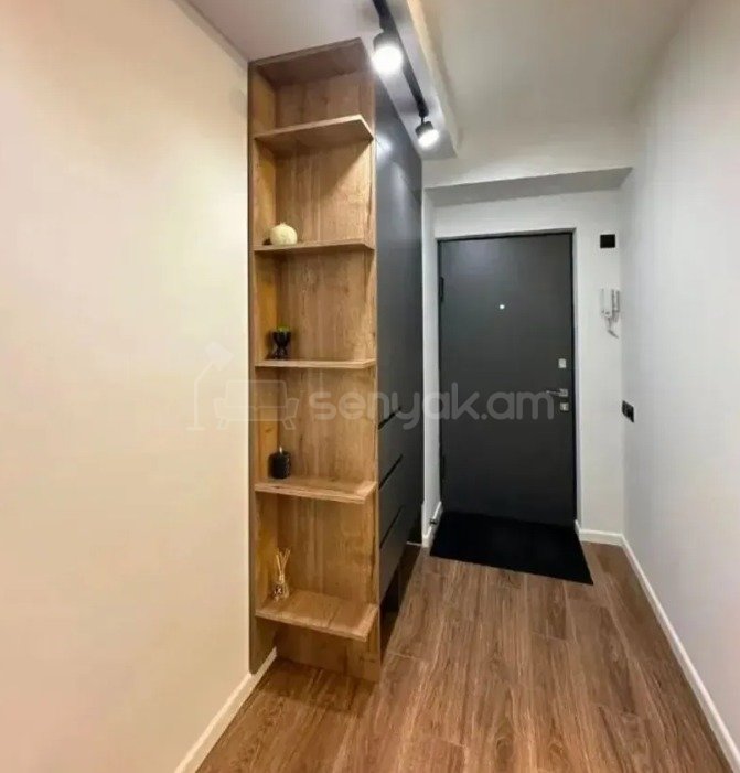 3 Սենյականոց Բնակարան, 70քմ, 4/11 հարկ, Դիզայներական Վերանորոգված, Կահավորված, Արևկող