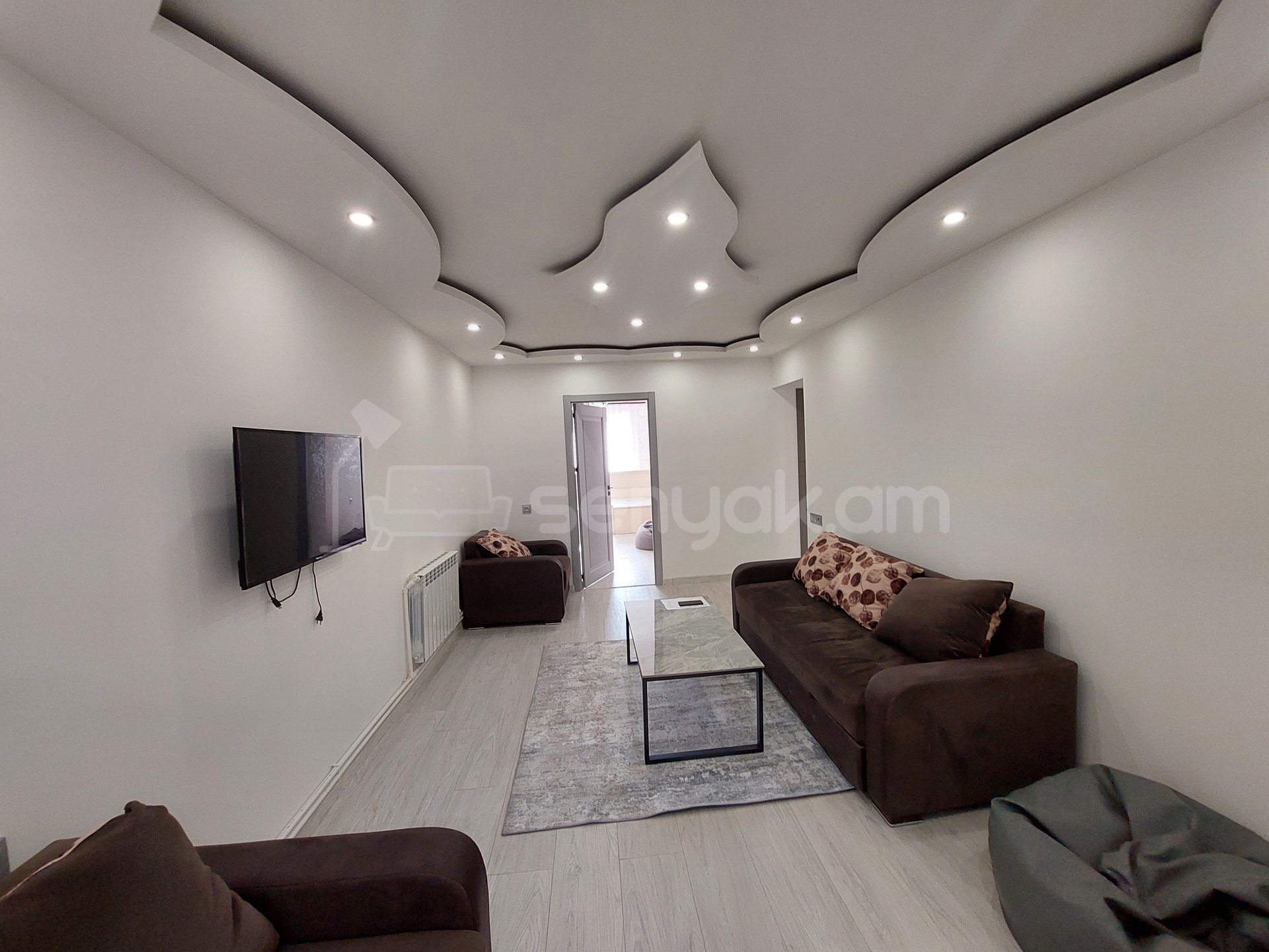 3 Սենյականոց Բնակարան Քարե Շենքում, 75քմ, 2/5 հարկ, Կապիտալ Վերանորոգված, Կահավորված, Արևկող