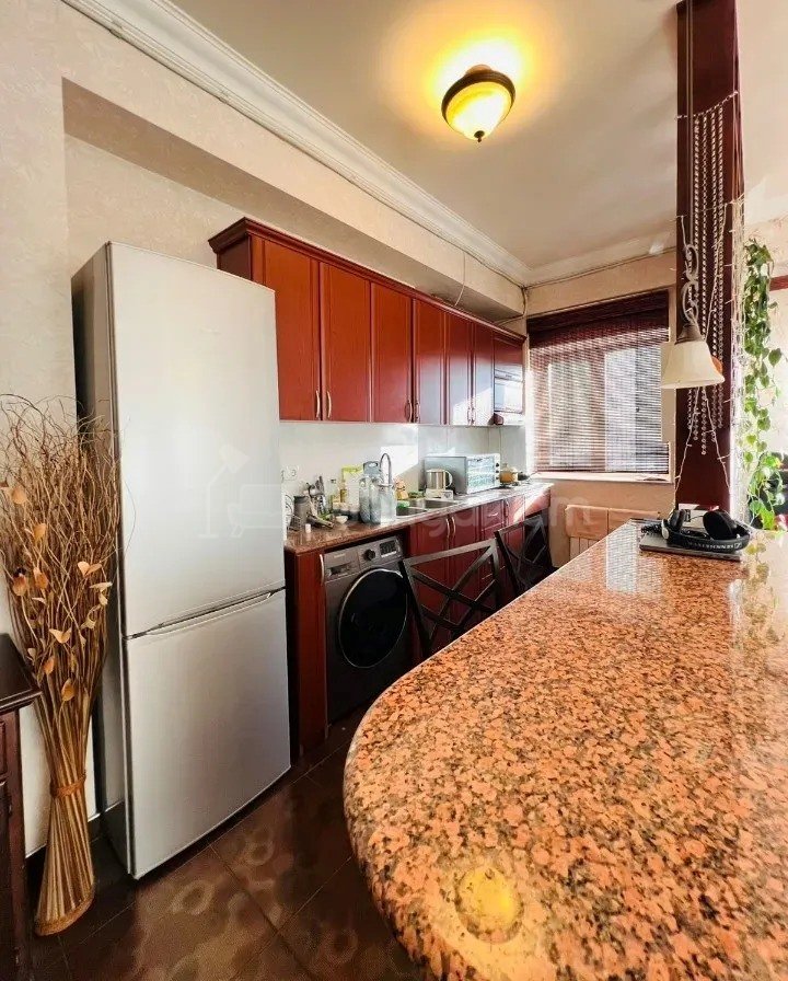 2 Սենյականոց Բնակարան, 72քմ, 3/7 հարկ, Կապիտալ Վերանորոգված, Կահավորված, Արևկող