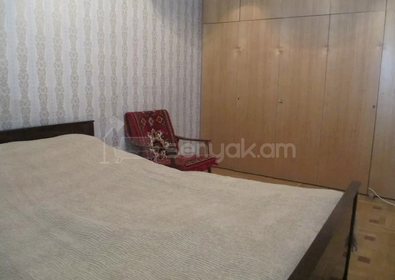 3 Սենյականոց Բնակարան, 81քմ, 2/12 հարկ, Նորմալ Վիճակում