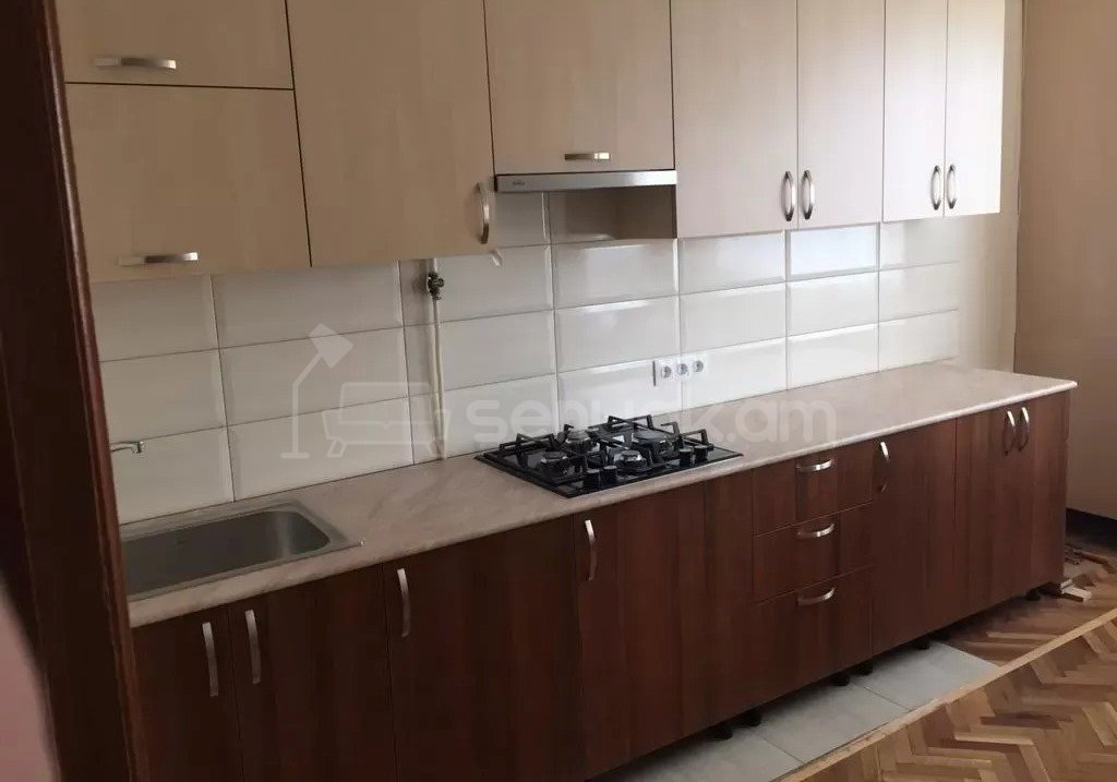 3 Սենյականոց Բնակարան, 81քմ, 2/12 հարկ, Նորմալ Վիճակում