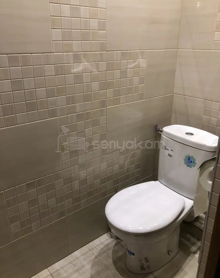 3 Սենյականոց Բնակարան, 81քմ, 2/12 հարկ, Նորմալ Վիճակում