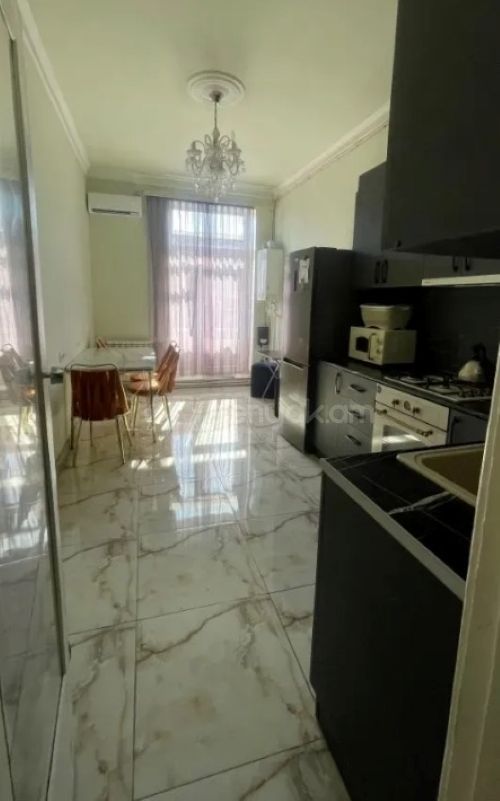 3 Սենյականոց Բնակարան Քարե Շենքում, 102քմ, 3/5 հարկ, Կապիտալ Վերանորոգված, Կահավորված, Արևկող