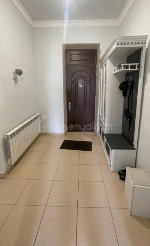 3 Սենյականոց Բնակարան Քարե Շենքում, 102քմ, 3/5 հարկ, Կապիտալ Վերանորոգված, Կահավորված, Արևկող