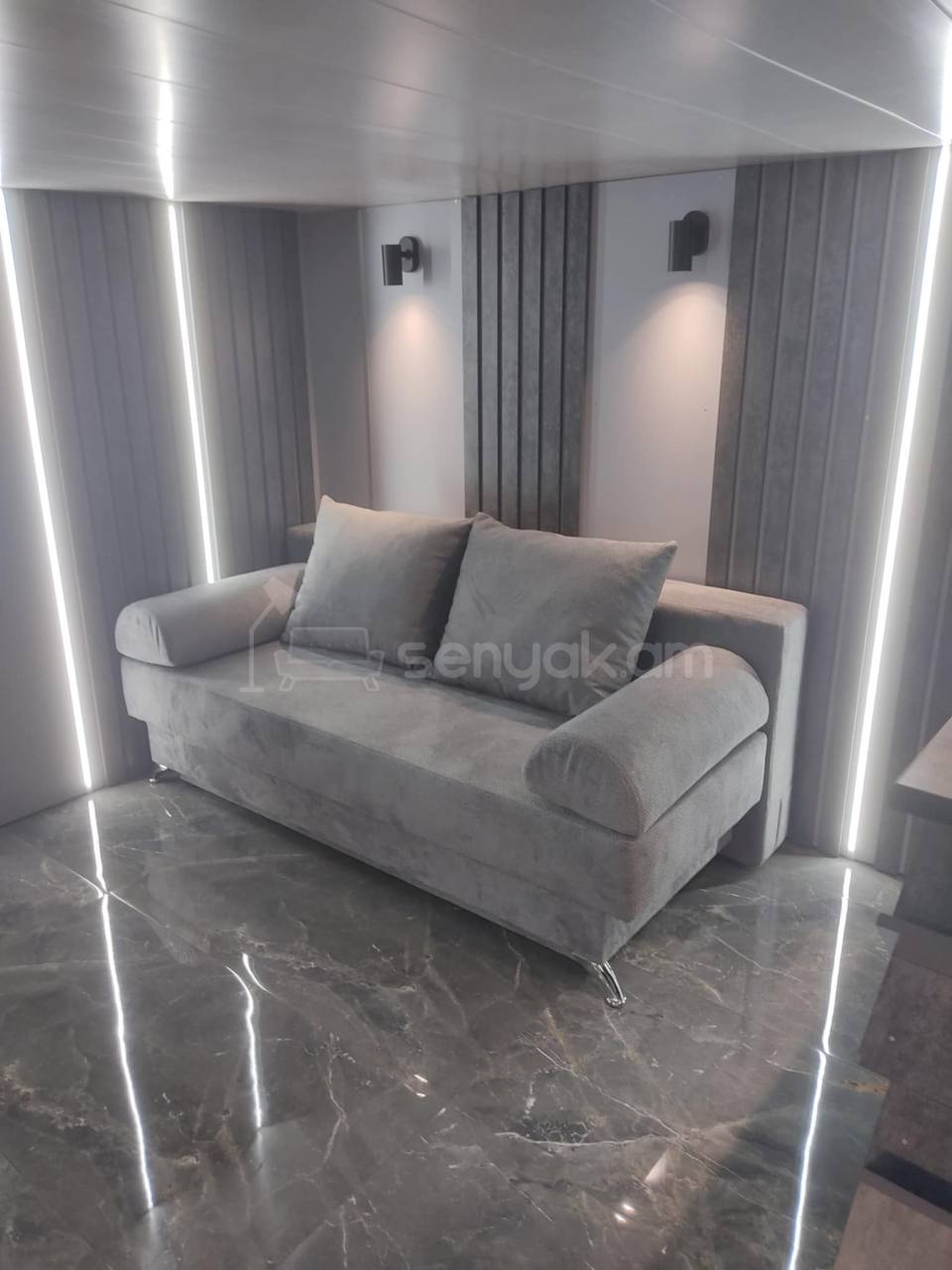 2 Սենյականոց Բնակարան Քարե Շենքում, 38քմ, 1/2 հարկ, Դիզայներական Վերանորոգված, Կահավորված