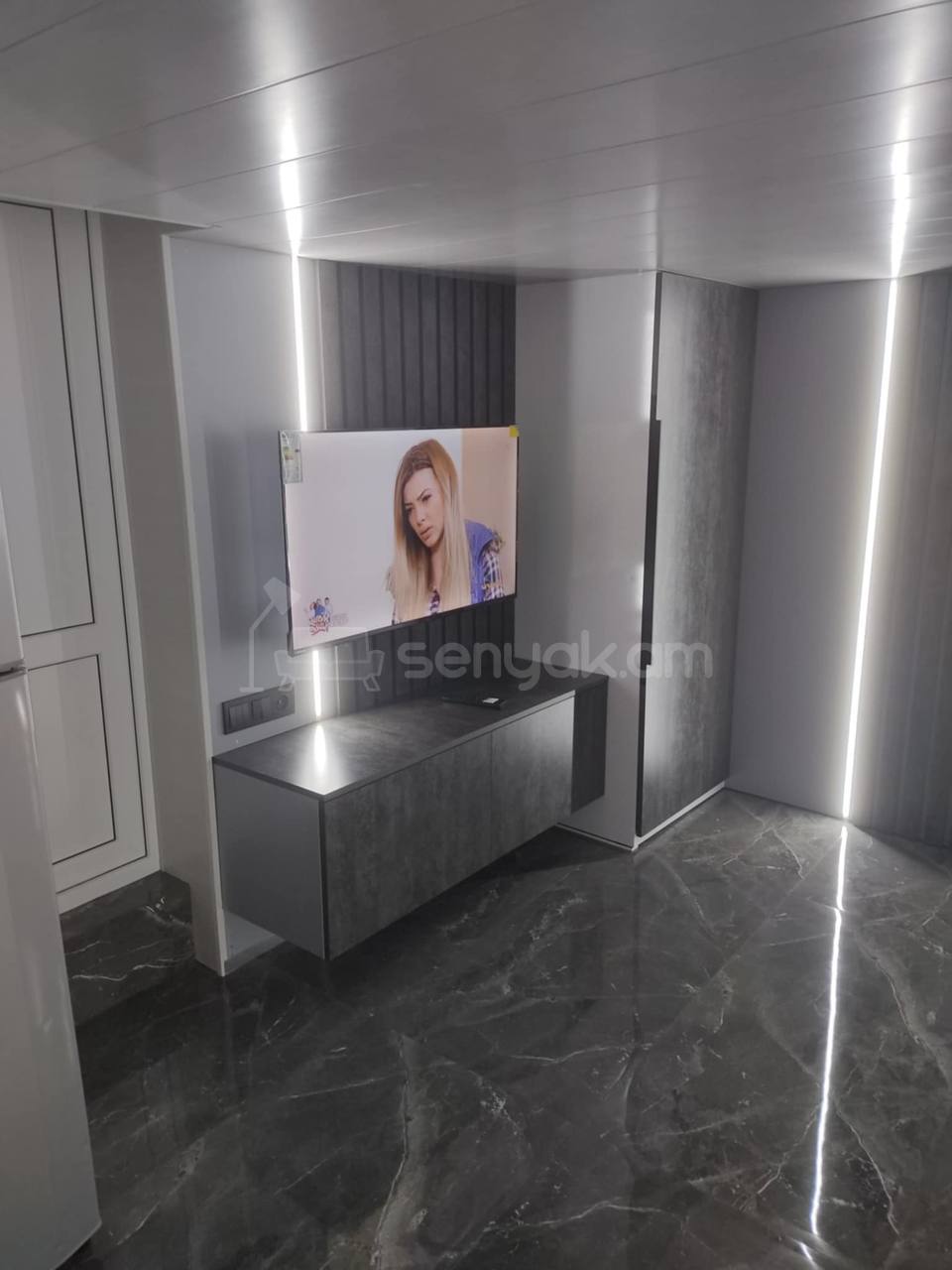 2 Սենյականոց Բնակարան Քարե Շենքում, 38քմ, 1/2 հարկ, Դիզայներական Վերանորոգված, Կահավորված