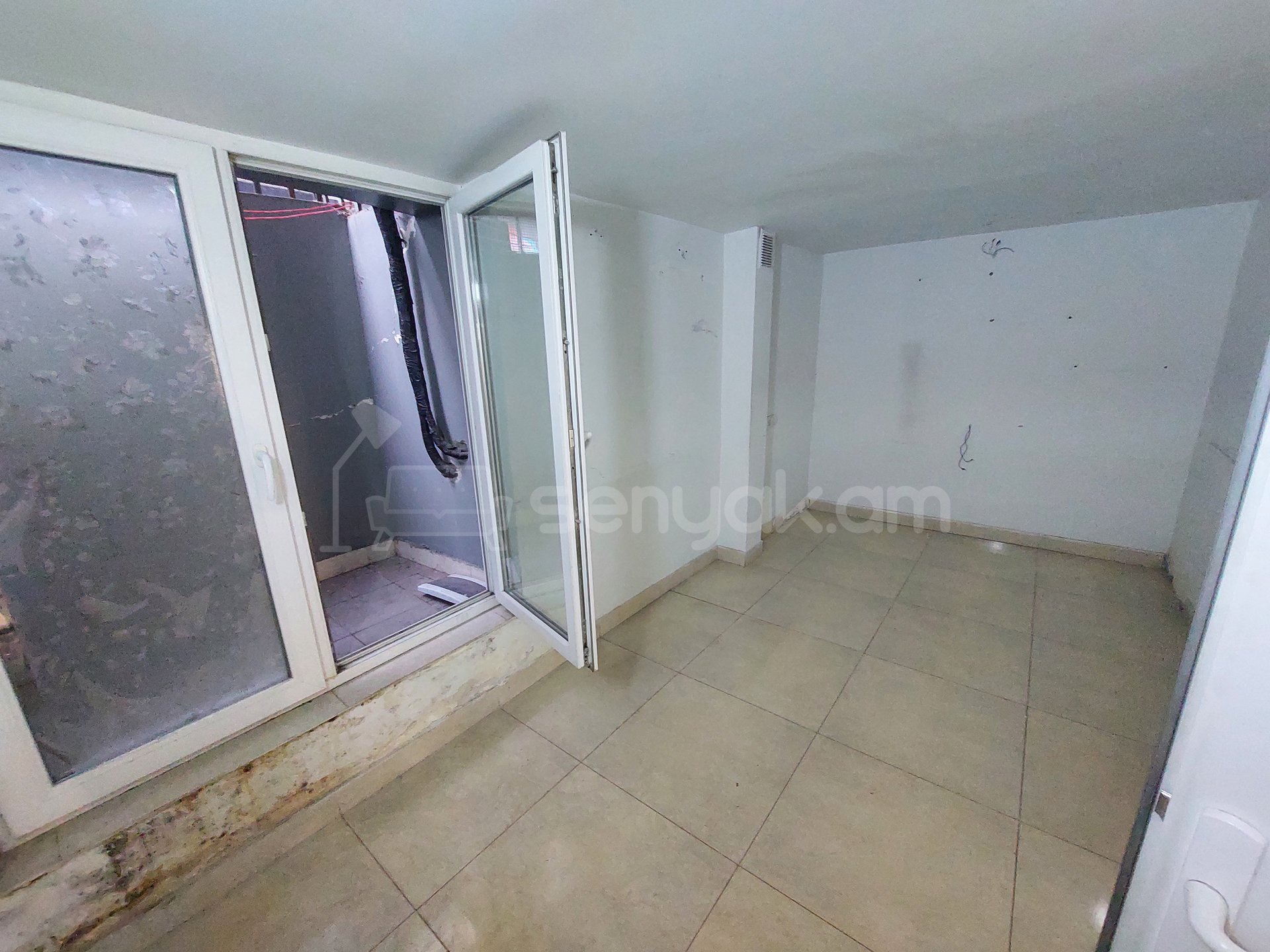 Սպասարկման Տարածք, 91քմ, Կապիտալ Վերանորոգված