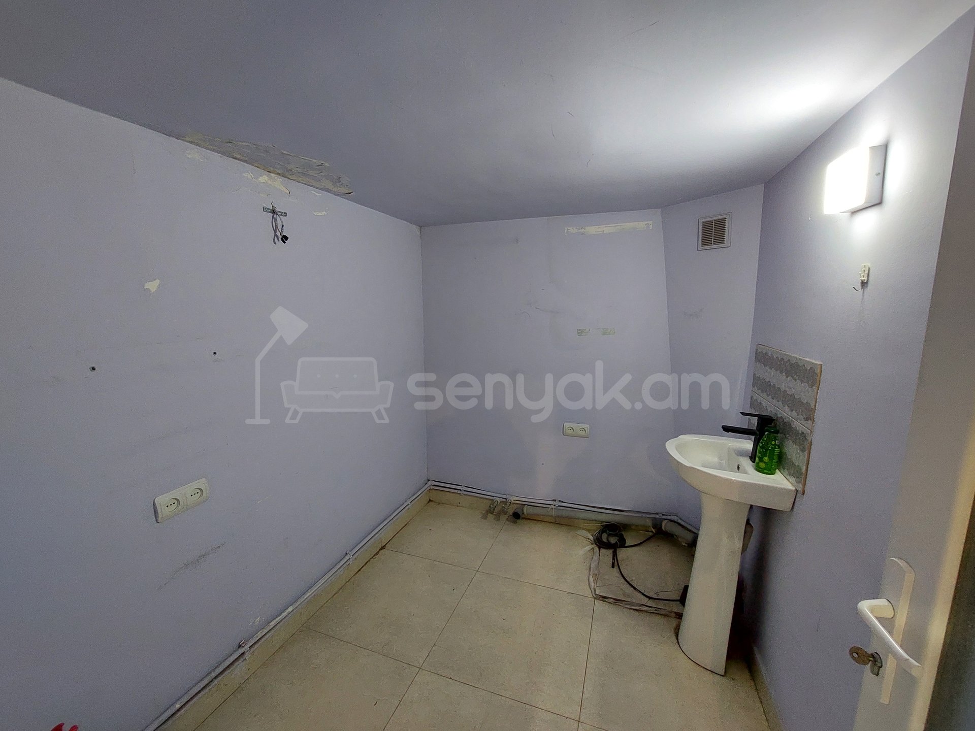 Սպասարկման Տարածք, 91քմ, Կապիտալ Վերանորոգված