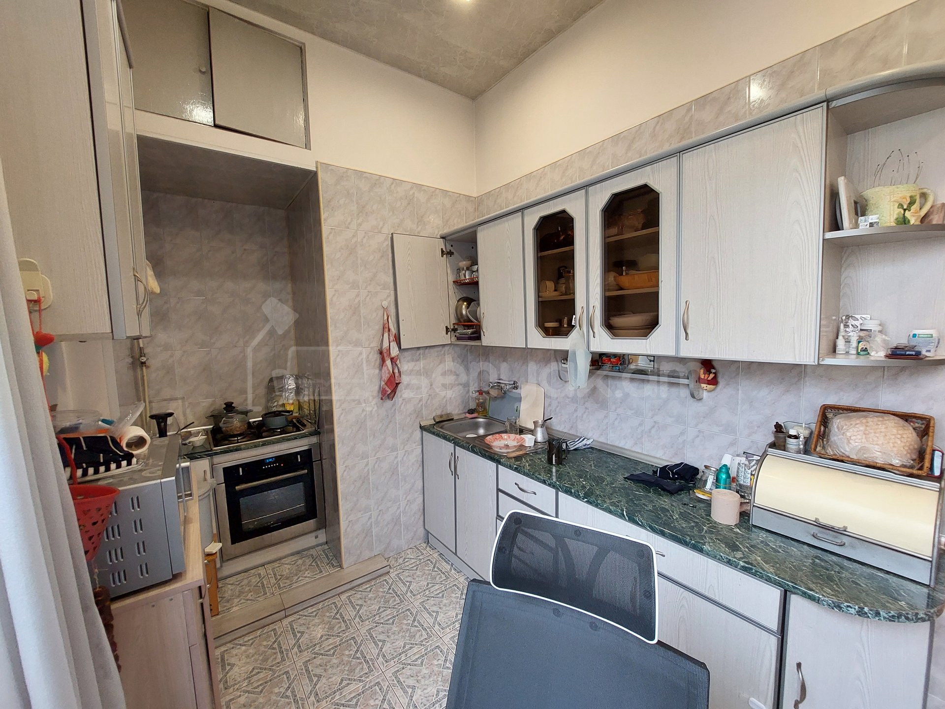 3 Սենյականոց Բնակարան Քարե Շենքում, 61քմ, 5/5 հարկ, Կապիտալ Վերանորոգված