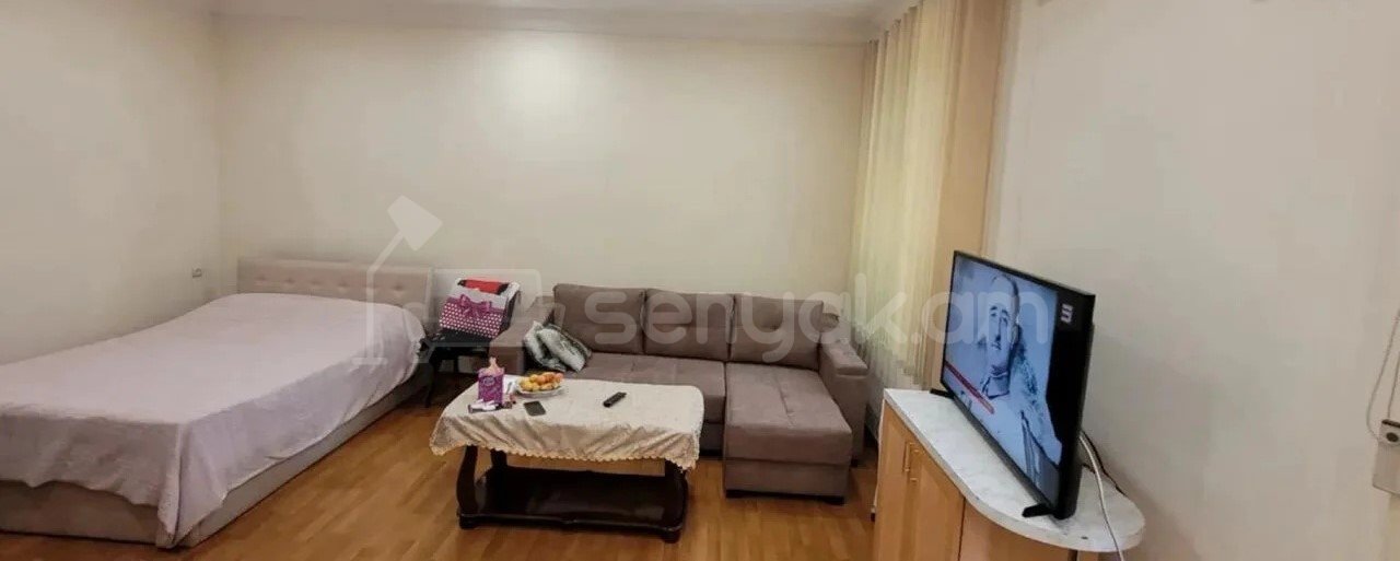 1 Սենյականոց Բնակարան Քարե Շենքում, 31քմ, 2/4 հարկ, Նորմալ Վիճակում