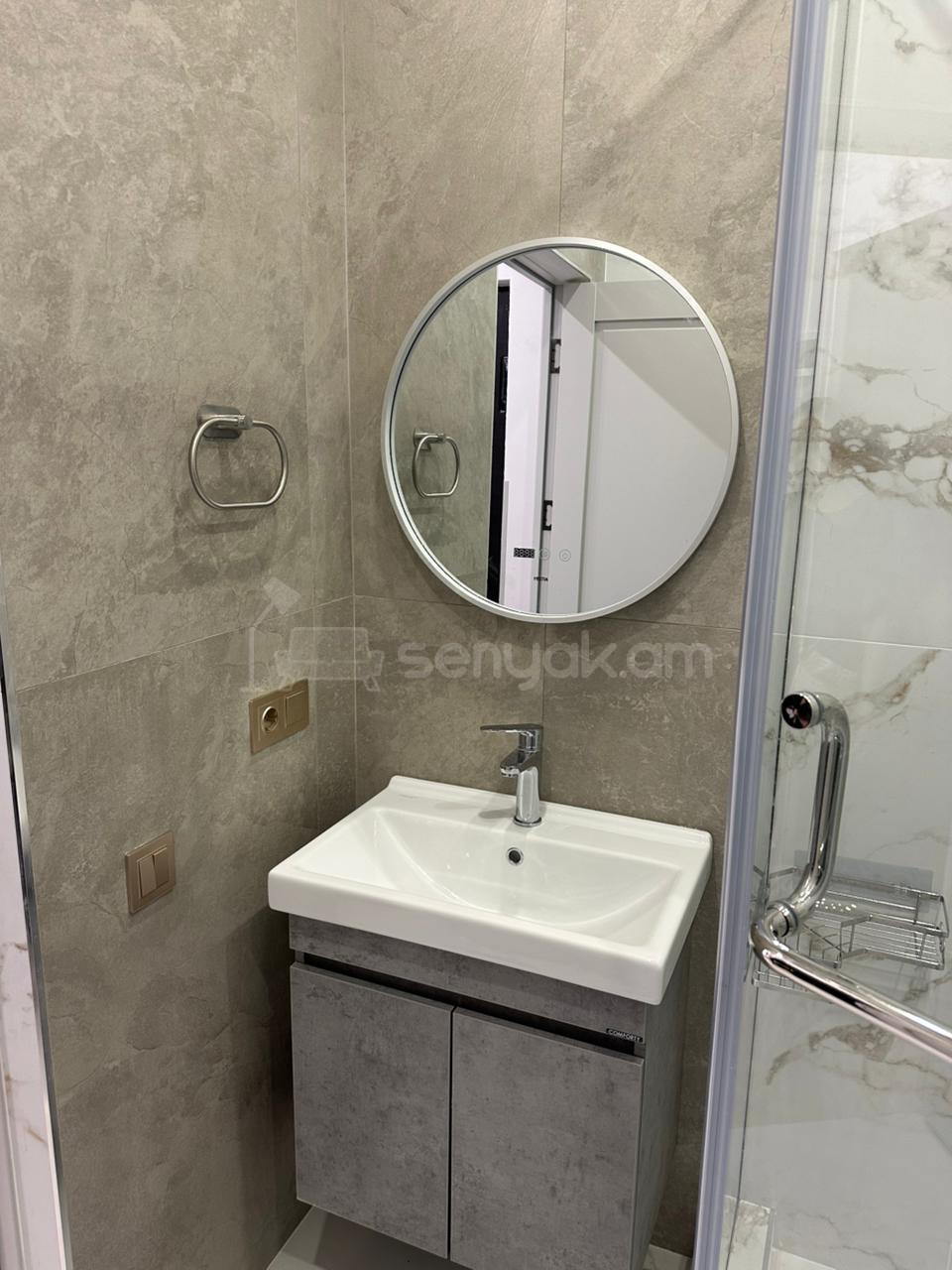 2 Սենյականոց Բնակարան, 48քմ, 8/15 հարկ, Դիզայներական Վերանորոգված, Կահավորված, Արևկող