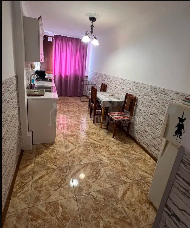 3 Սենյականոց Բնակարան Քարե Շենքում, 70քմ, 6/7 հարկ, Կապիտալ Վերանորոգված, Կահավորված