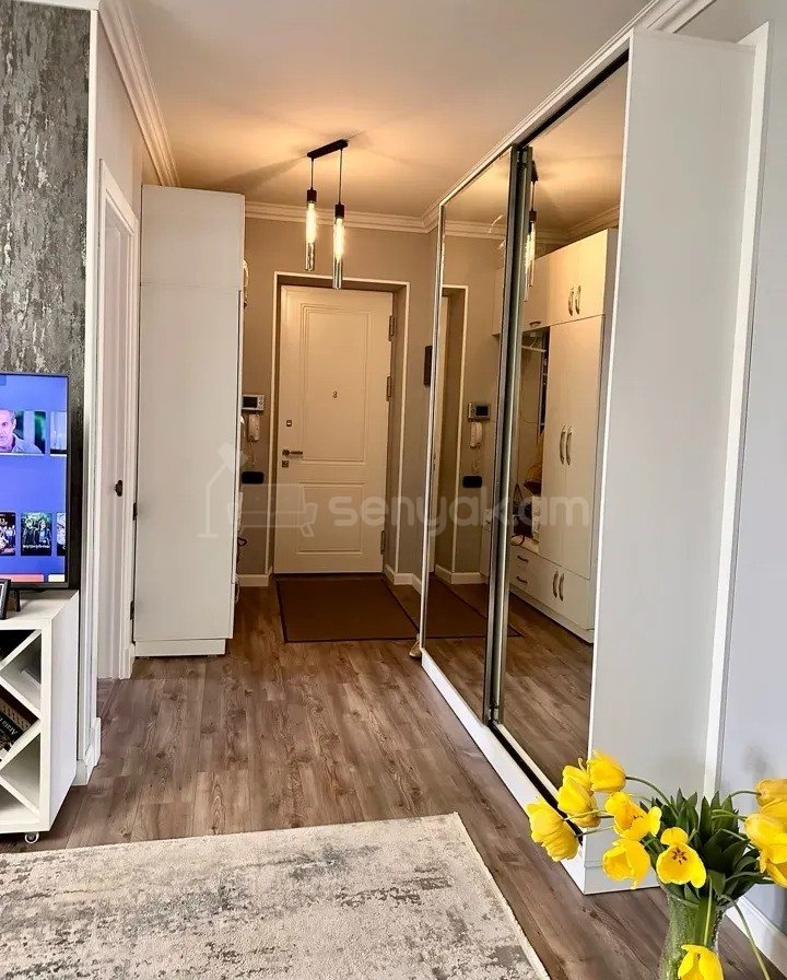 3 Սենյականոց Բնակարան Քարե Շենքում, 90քմ, 5/5 հարկ, Կապիտալ Վերանորոգված, Կահավորված, Արևկող