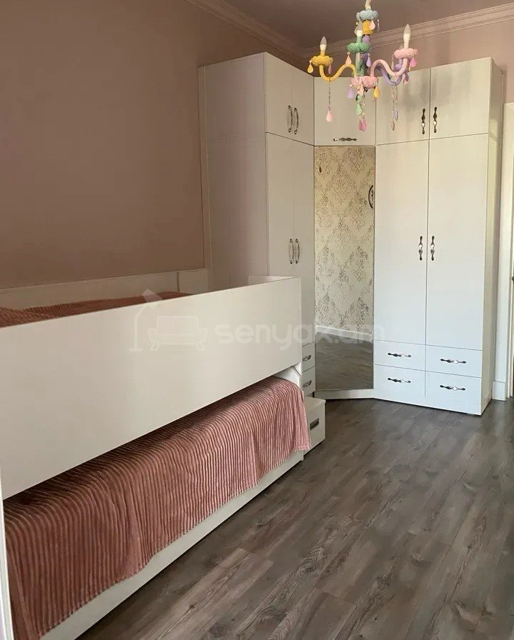 3 Սենյականոց Բնակարան Քարե Շենքում, 90քմ, 5/5 հարկ, Կապիտալ Վերանորոգված, Կահավորված, Արևկող