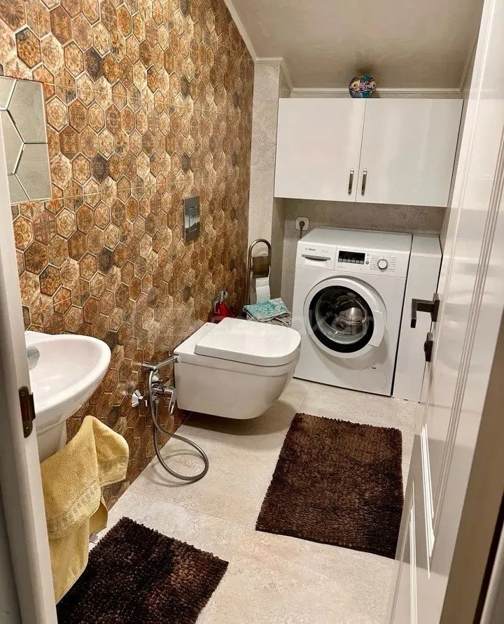 3 Սենյականոց Բնակարան Քարե Շենքում, 90քմ, 5/5 հարկ, Կապիտալ Վերանորոգված, Կահավորված, Արևկող