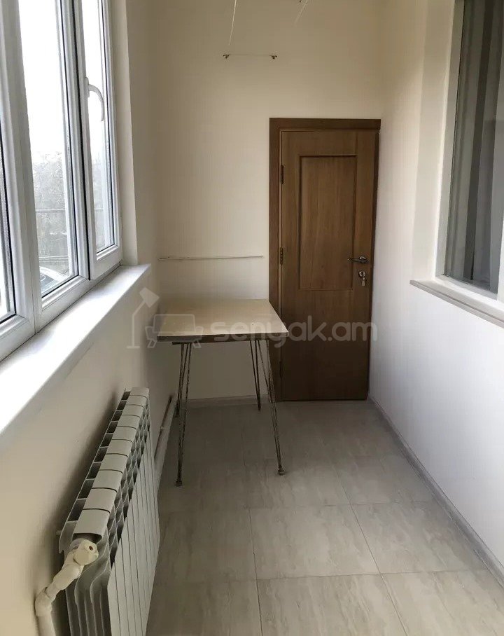 3 Սենյականոց Բնակարան, 81քմ, 2/12 հարկ, Նորմալ Վիճակում