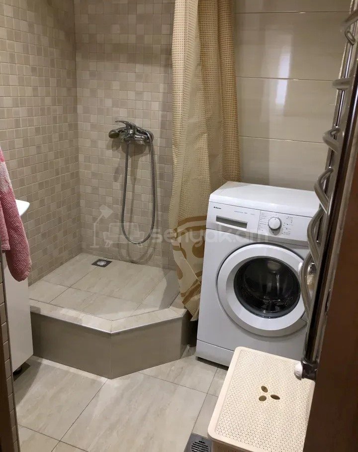 3 Սենյականոց Բնակարան, 81քմ, 2/12 հարկ, Նորմալ Վիճակում