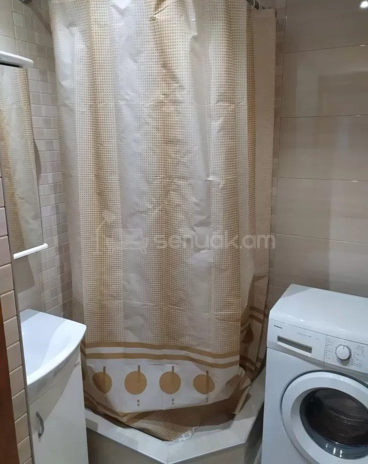 3 Սենյականոց Բնակարան, 81քմ, 2/12 հարկ, Նորմալ Վիճակում