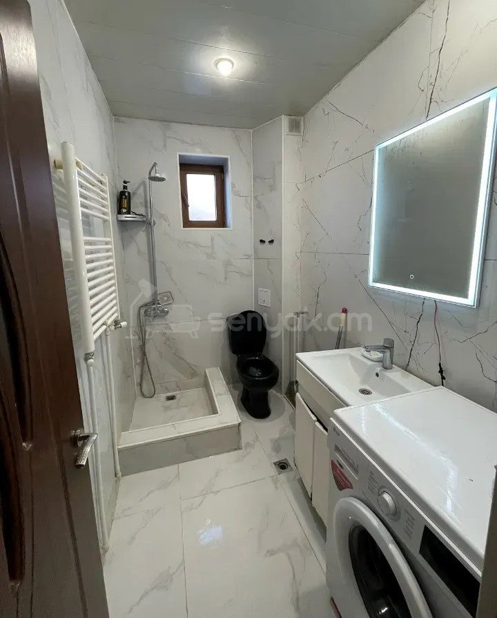 4 Սենյականոց Բնակարան Քարե Շենքում, 77քմ, 2/4 հարկ, Կապիտալ Վերանորոգված