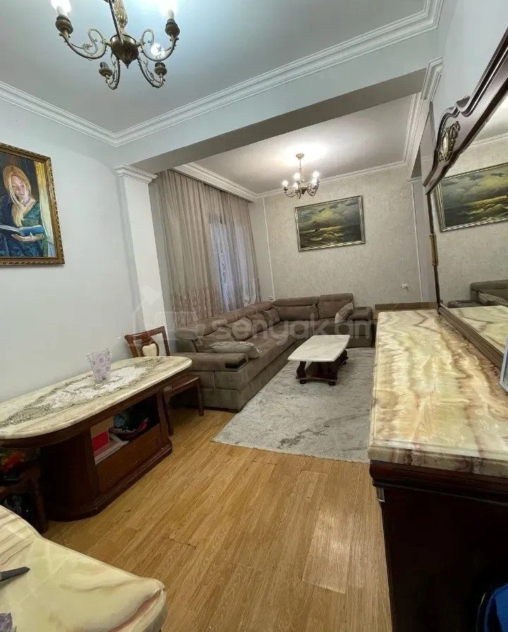 4 Սենյականոց Բնակարան Քարե Շենքում, 77քմ, 2/4 հարկ, Կապիտալ Վերանորոգված