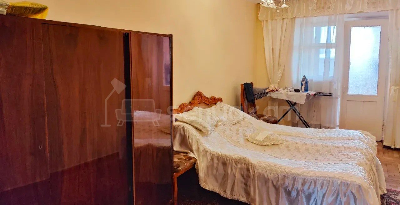 2 Սենյականոց Բնակարան Քարե Շենքում, 56քմ, 5/5 հարկ, Նորմալ Վիճակում