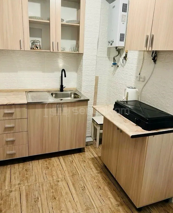 2 Սենյականոց Բնակարան Քարե Շենքում, 34քմ, 2/5 հարկ, Կապիտալ Վերանորոգված