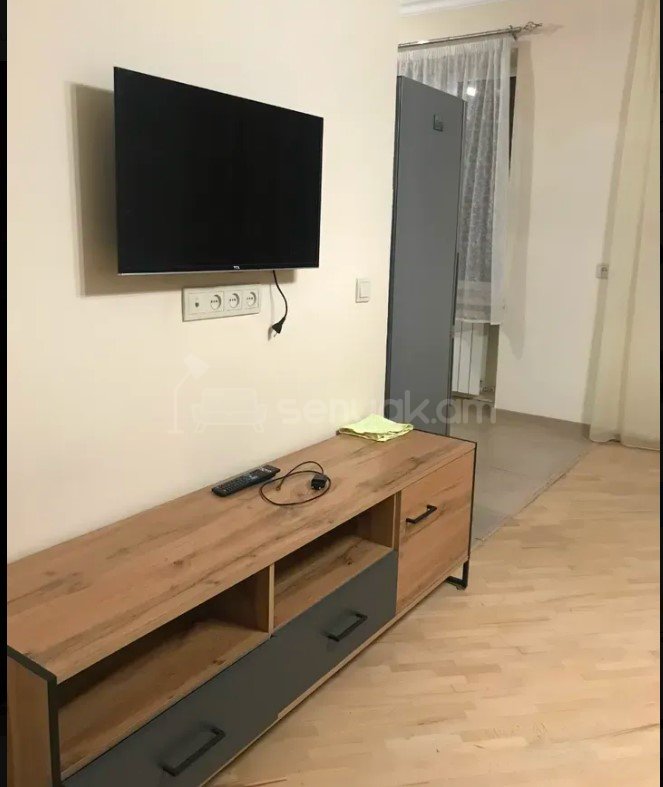 2 Սենյականոց Բնակարան Քարե Շենքում, 50քմ, 5/5 հարկ, Կապիտալ Վերանորոգված, Կահավորված