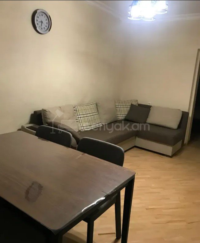 2 Սենյականոց Բնակարան Քարե Շենքում, 50քմ, 5/5 հարկ, Կապիտալ Վերանորոգված, Կահավորված