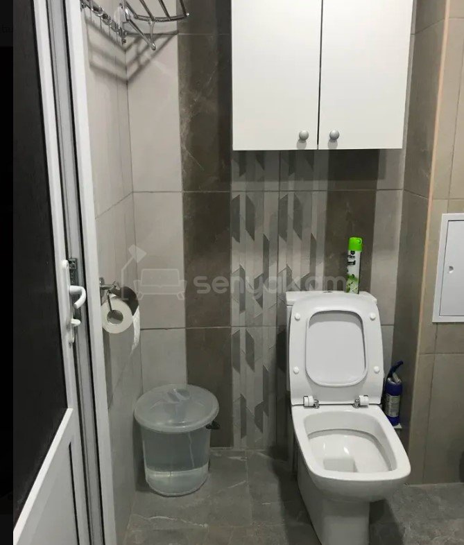 2 Սենյականոց Բնակարան Քարե Շենքում, 50քմ, 5/5 հարկ, Կապիտալ Վերանորոգված, Կահավորված