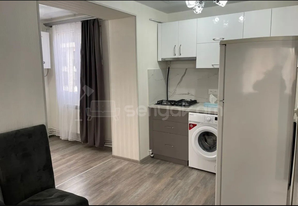 2 Սենյականոց Բնակարան Քարե Շենքում, 50քմ, 5/5 հարկ, Դիզայներական Վերանորոգված, Կահավորված