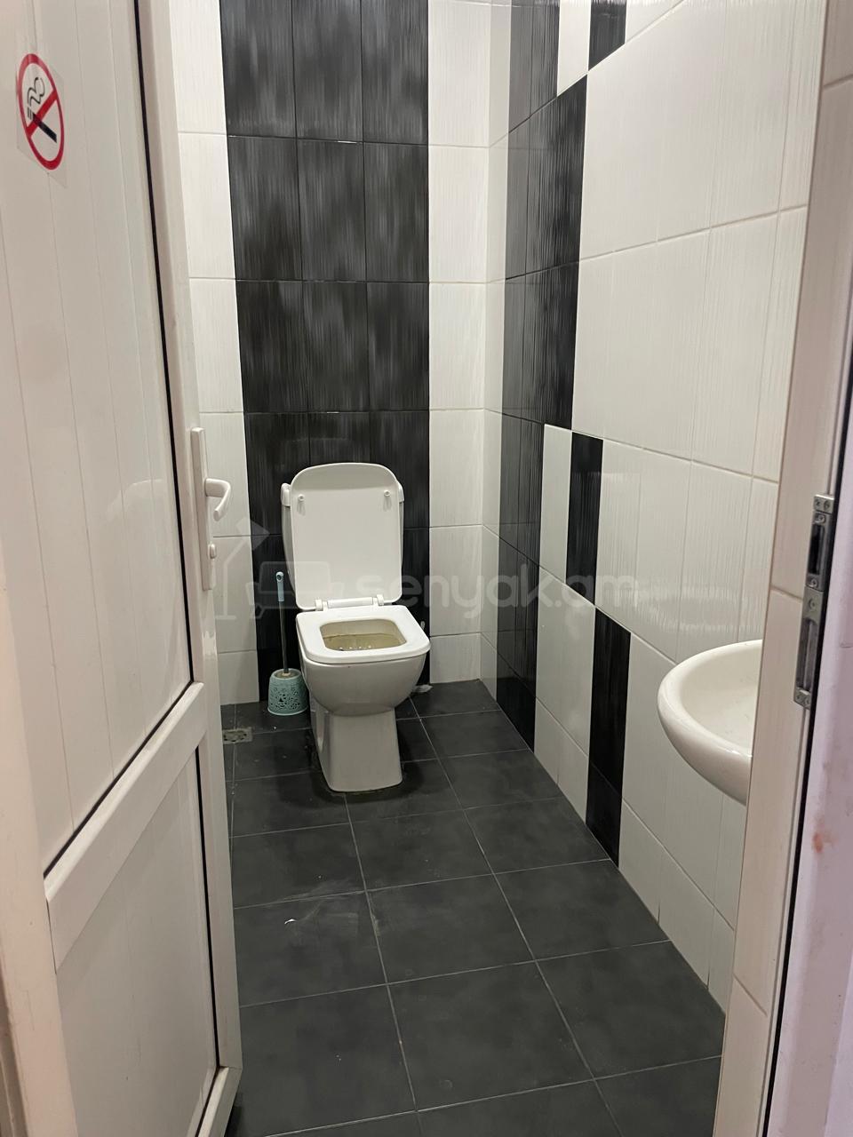 4 Սենյականոց Բնակարան Քարե Շենքում, 80քմ, 1/1 հարկ, Կոսմետիկ Վերանորոգված, Կահավորված, Արևկող