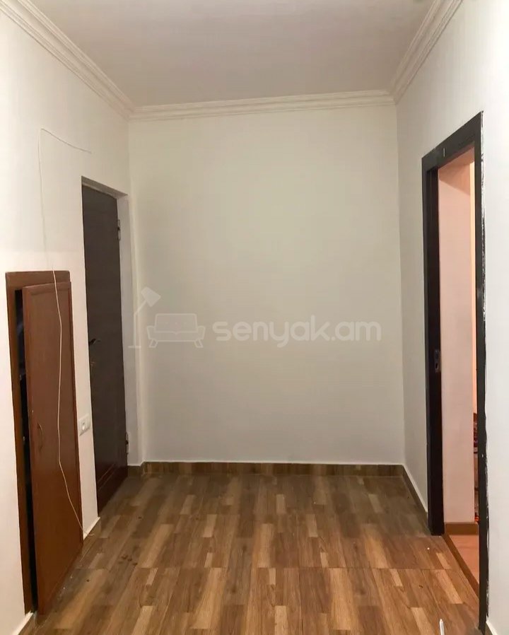 4 Սենյականոց Բնակարան, 90քմ, 1/9 հարկ, Նորմալ Վիճակում, Մասամբ Կահավորված